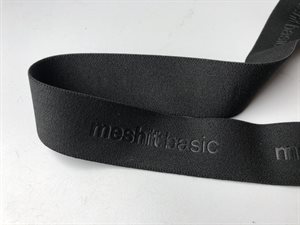 Blød elastik - lækker sort med skrift, 28 mm
